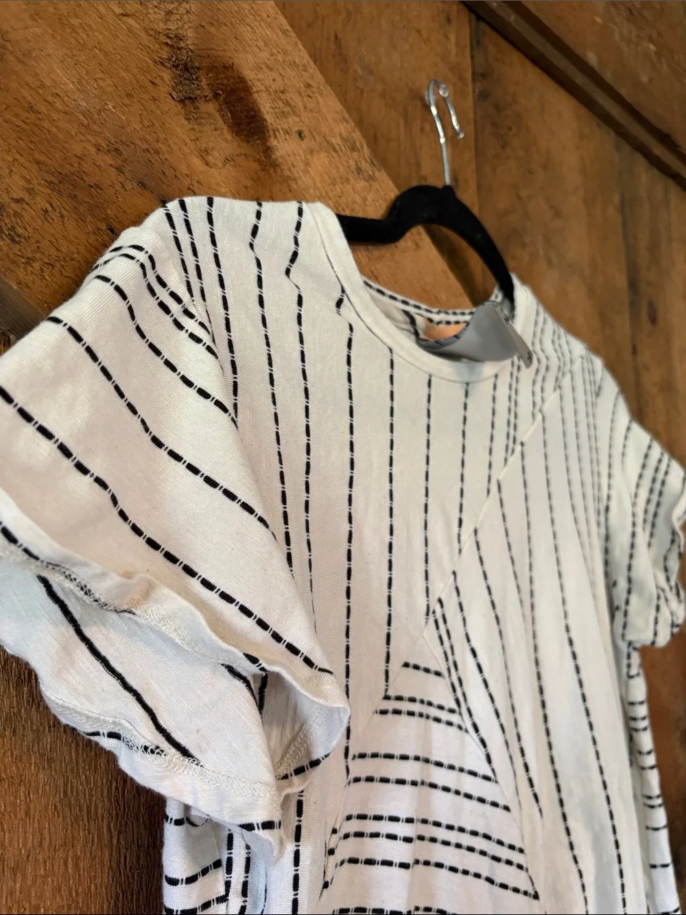 Dolan Left Coast Collection White Black Dotted Stripe Tee Shirt Womens Medium